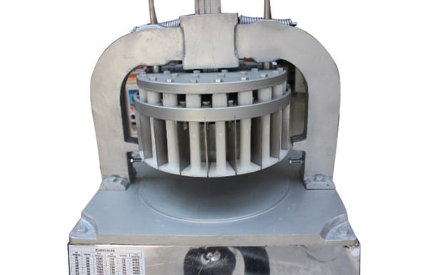 may-chia-bot-bang-tay-2